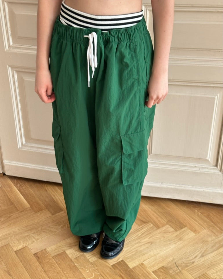 Zielone spodnie spadochronowe Levi's