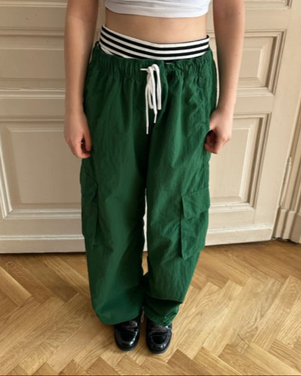Zielone spodnie spadochronowe Levi's